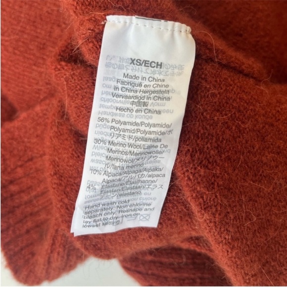 Madewell Bartlett V-Neck Pullover Sweater in Coziest Yarn - Picture 8 of 9